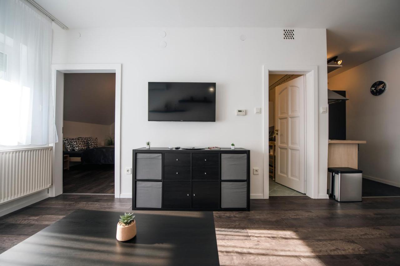 Anavrin Apartman Free Parking Apartment Pecs Ngoại thất bức ảnh