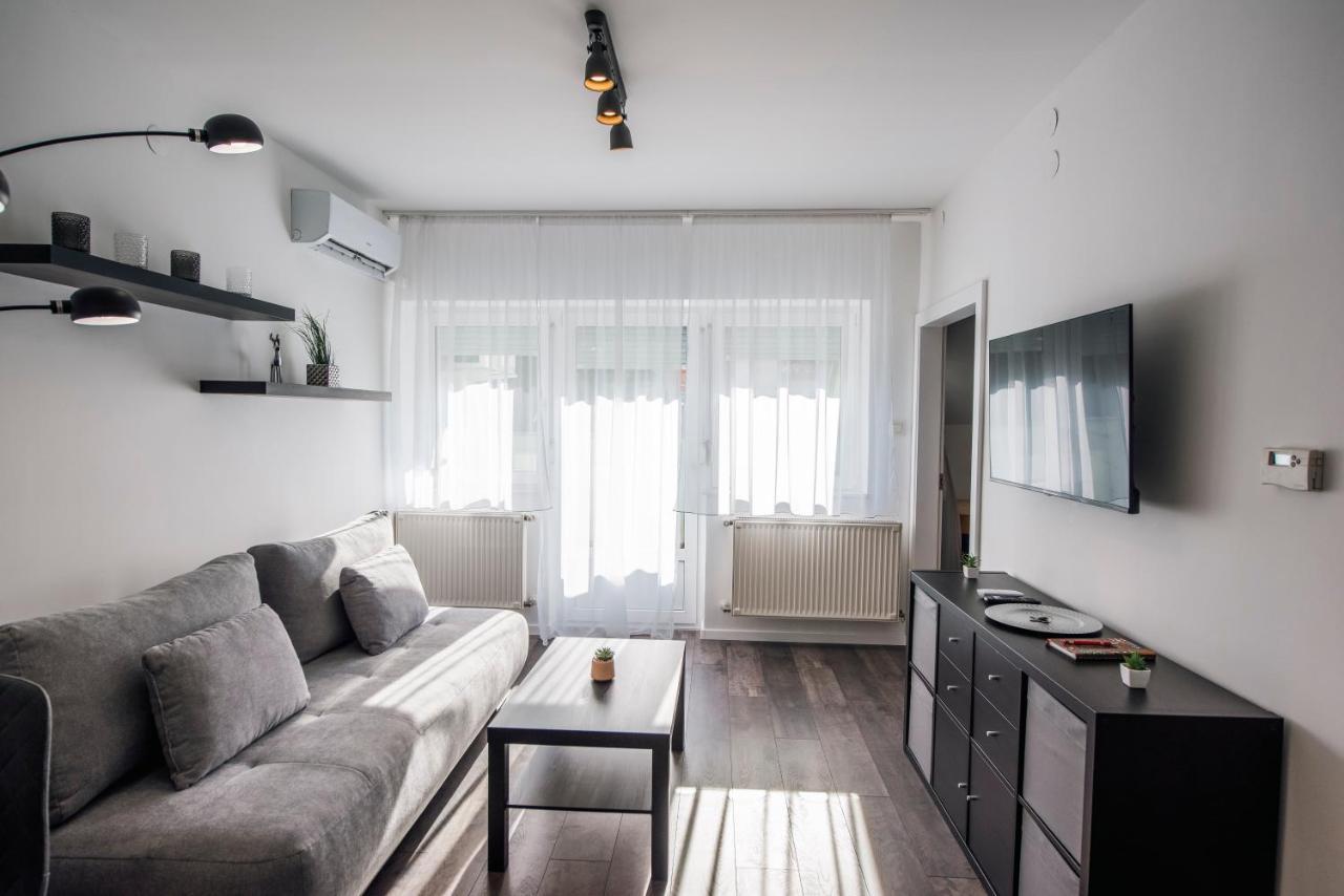 Anavrin Apartman Free Parking Apartment Pecs Ngoại thất bức ảnh